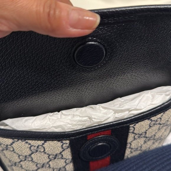 Brand new AUTHENTIC never worn GUCCI fanny - Picture 3 of 5